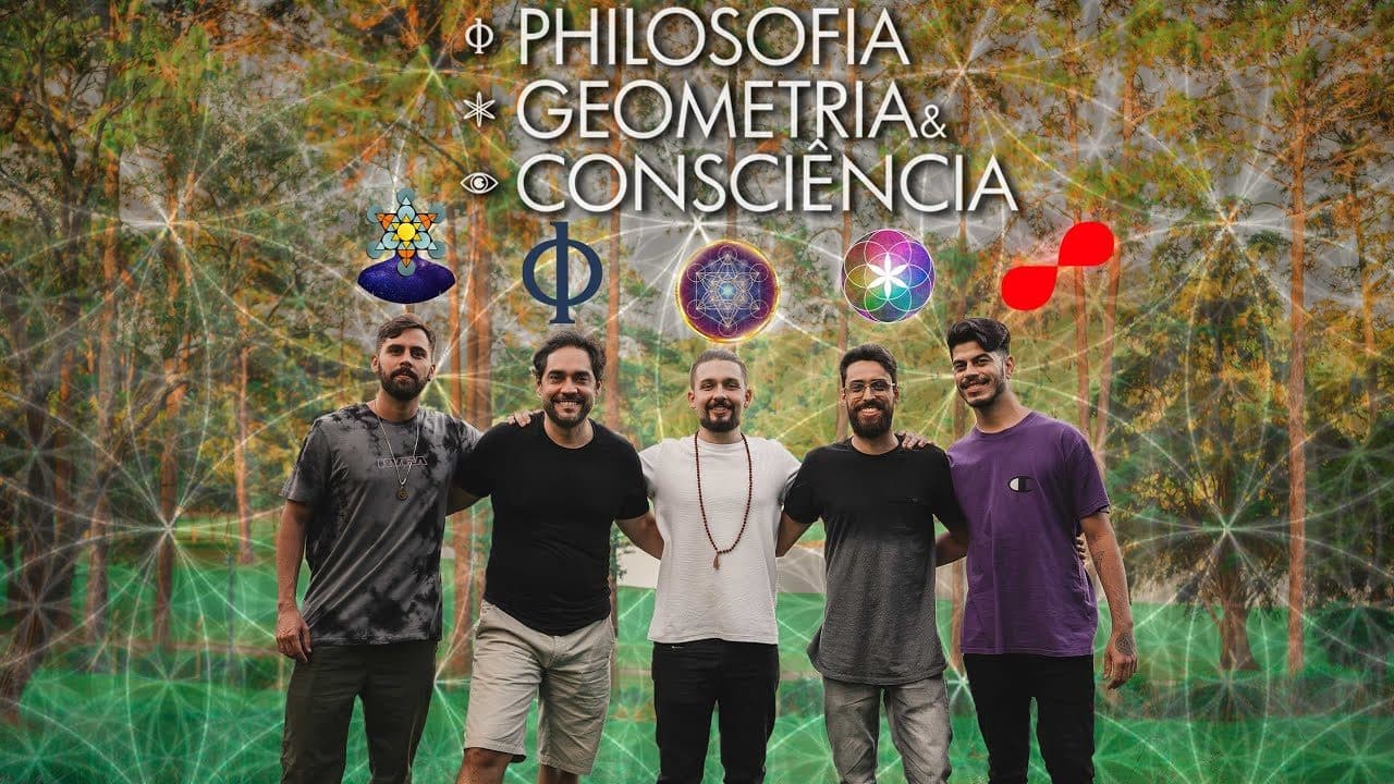 Realizadores do evento Philosofia, Geometria e Consciência reunidos numa floresta