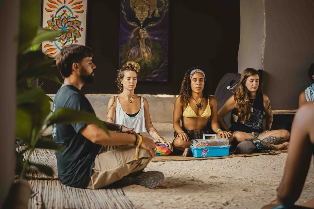 Roda de meditação durante o Torus Festival